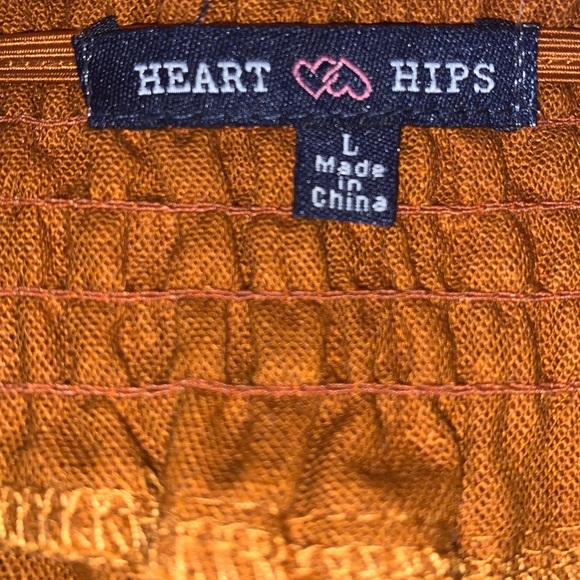 Heart & Hips high waisted shorts with buttons - Picture 3 of 4